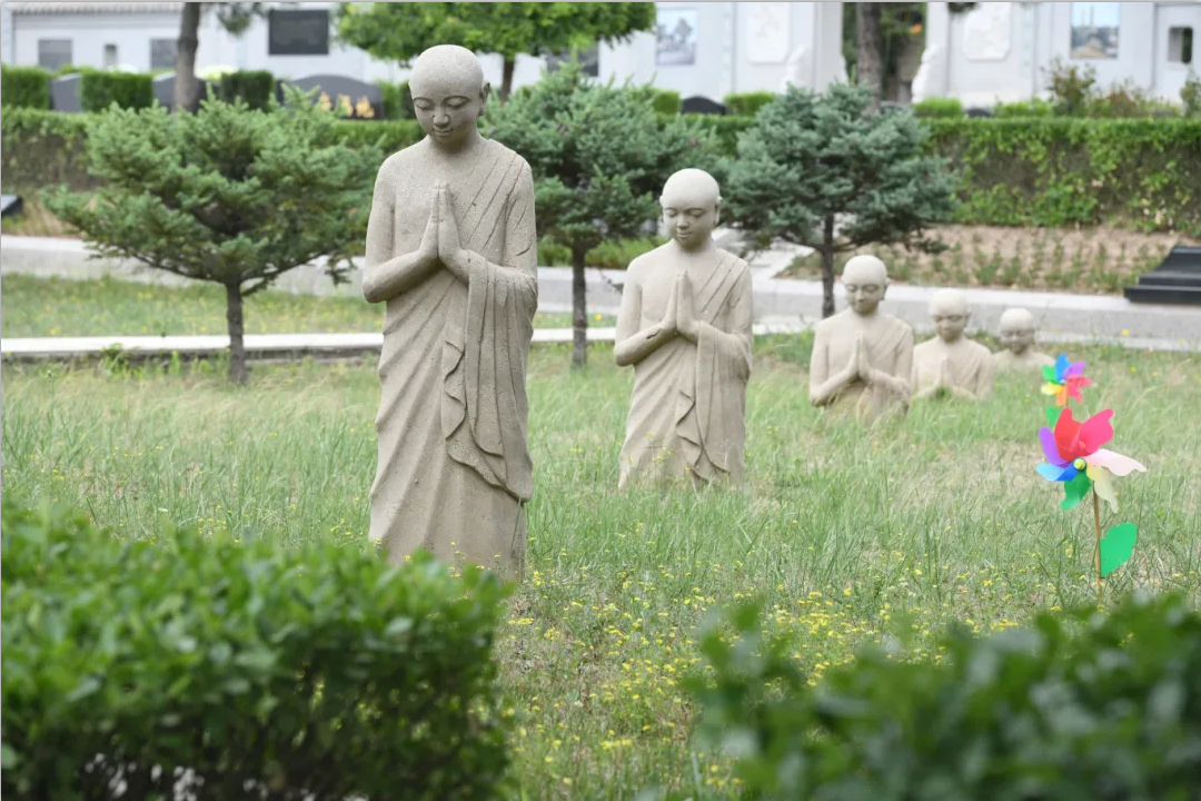 寒衣寄情，云顶集团送暖！